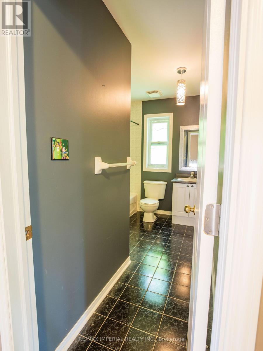 18 Windbreak Crescent, Whitby (Williamsburg), Ontario  L1P 1P8 - Photo 23 - E13782248