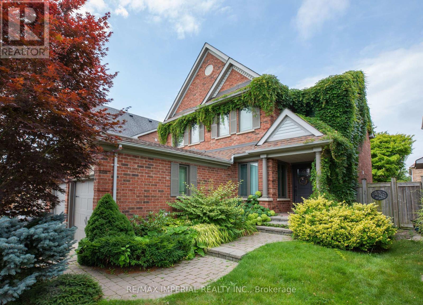 18 Windbreak Crescent, Whitby (Williamsburg), Ontario  L1P 1P8 - Photo 3 - E13782248