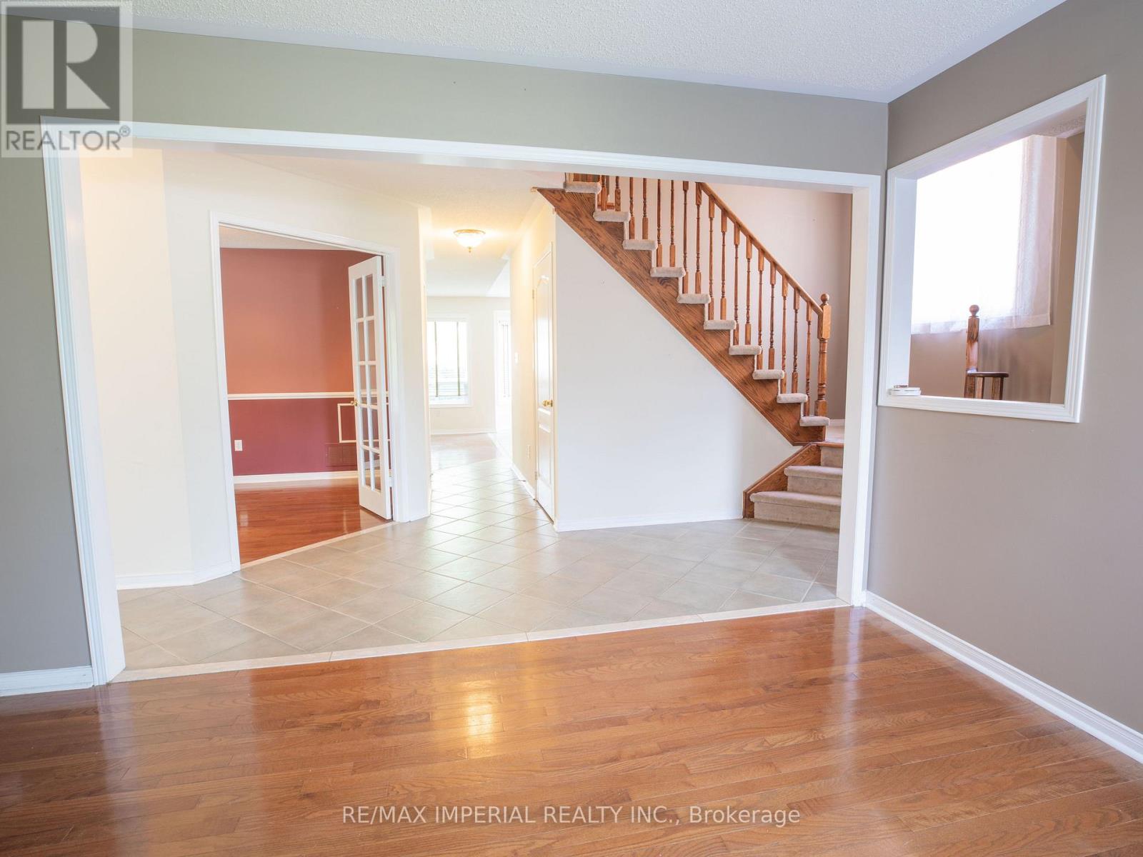 18 Windbreak Crescent, Whitby (Williamsburg), Ontario  L1P 1P8 - Photo 5 - E13782248