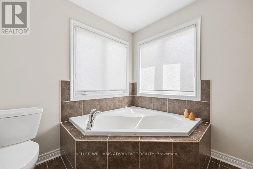 75 Forestbrook Drive, Markham, Ontario  L6B 0G2 - Photo 25 - N13782086