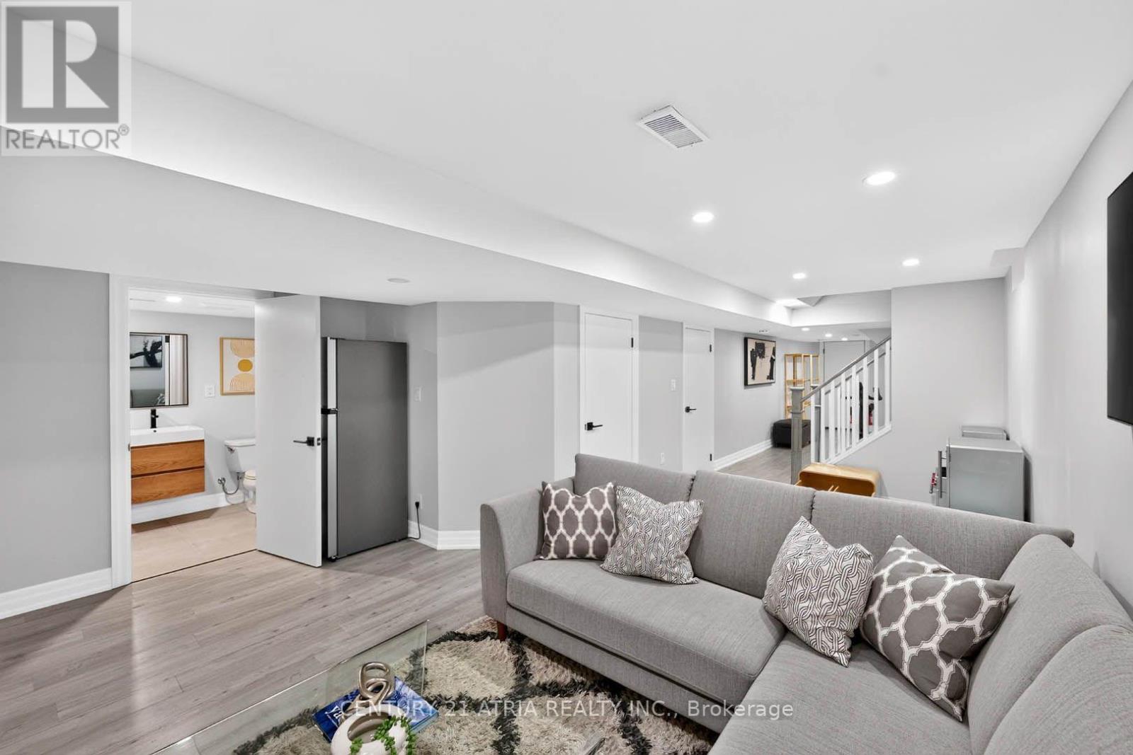 67 Holst Avenue, Markham, Ontario  L6C 0S6 - Photo 37 - N13782150