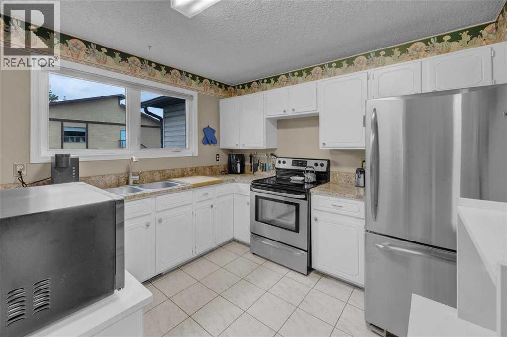 148 Deerview Way Se, Calgary, Alberta  T2J 6K3 - Photo 13 - A2343539