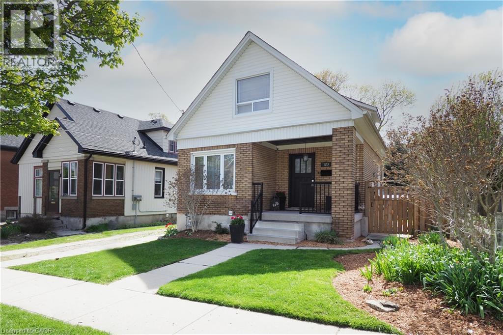 123 SAMUEL Street, Kitchener, Ontario