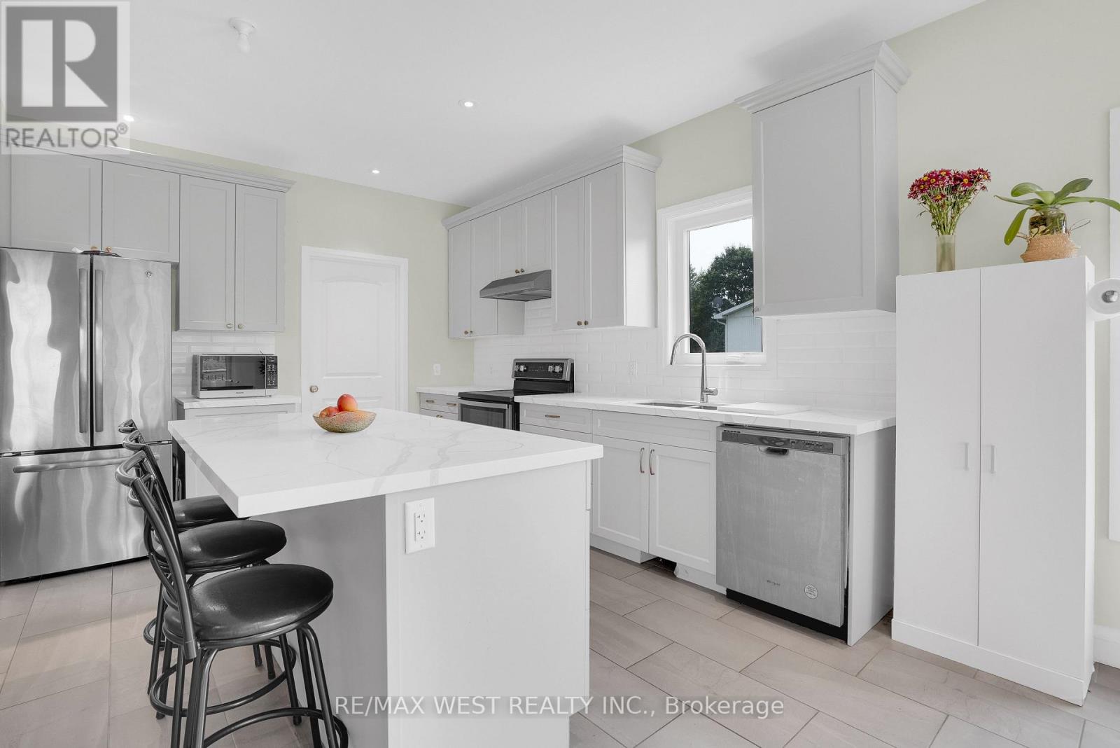 4098 Concession 12 Sunnidale Road, Clearview, Ontario  L0M 1S0 - Photo 6 - S13782196