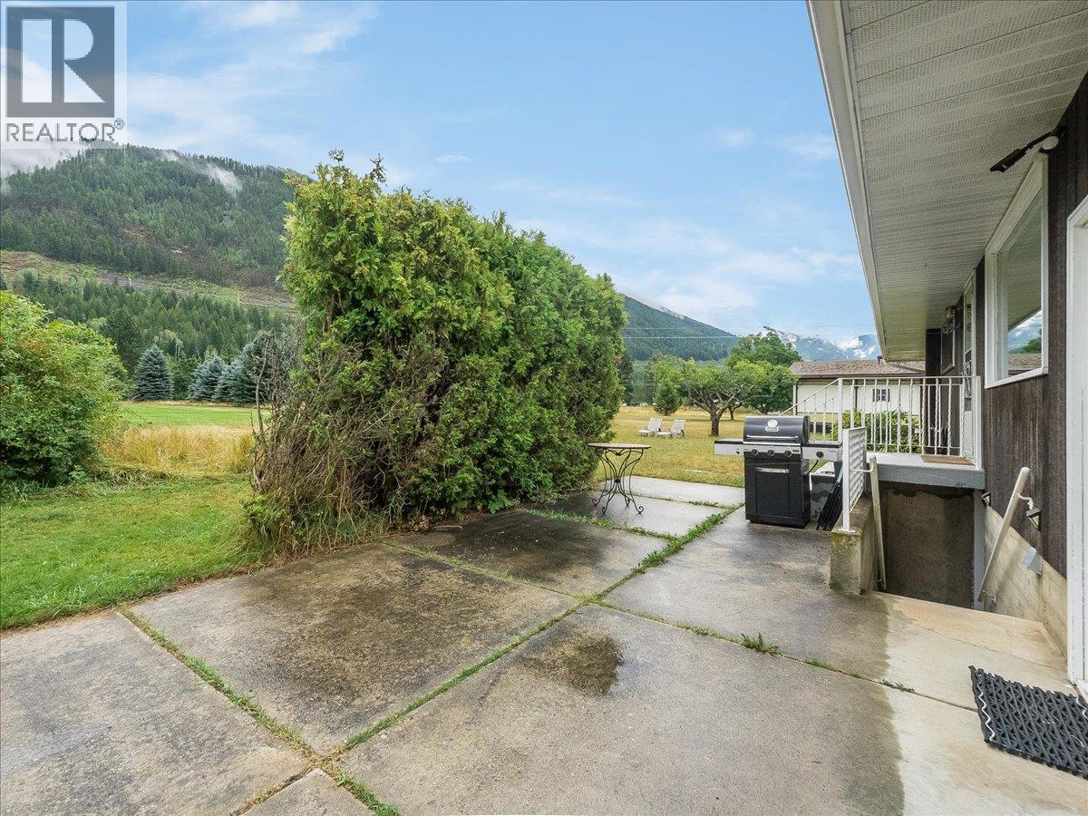 2626 Shoreacres Road, Castlegar, British Columbia V1N 4P8 - Photo 50 - 10399803