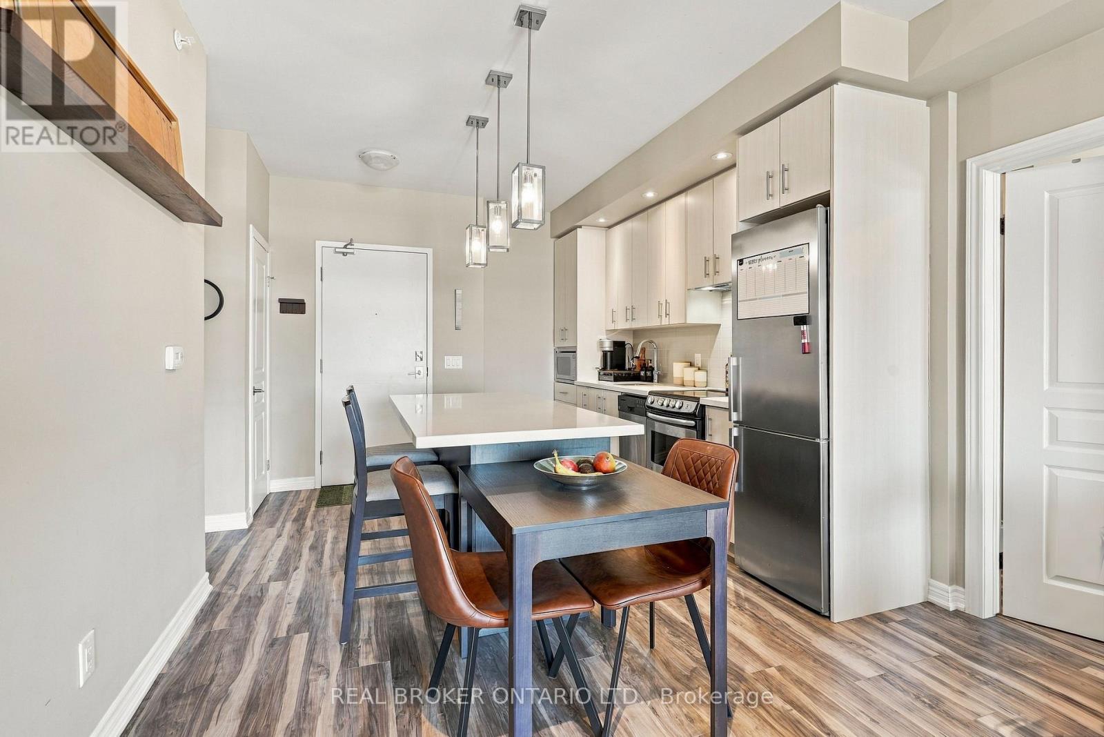 457 Plains Road E, Burlington, Ontario  L7T 0B8 - Photo 4 - W13782206