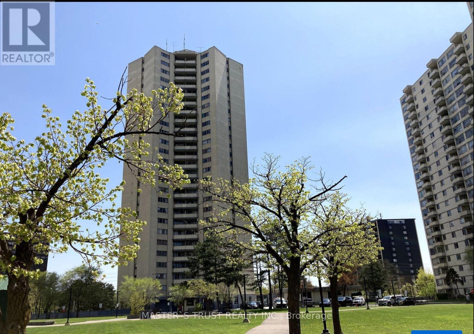 201 - 330 Dixon Road E, Toronto, Ontario  M9R 1S9 - Photo 2 - W13782318