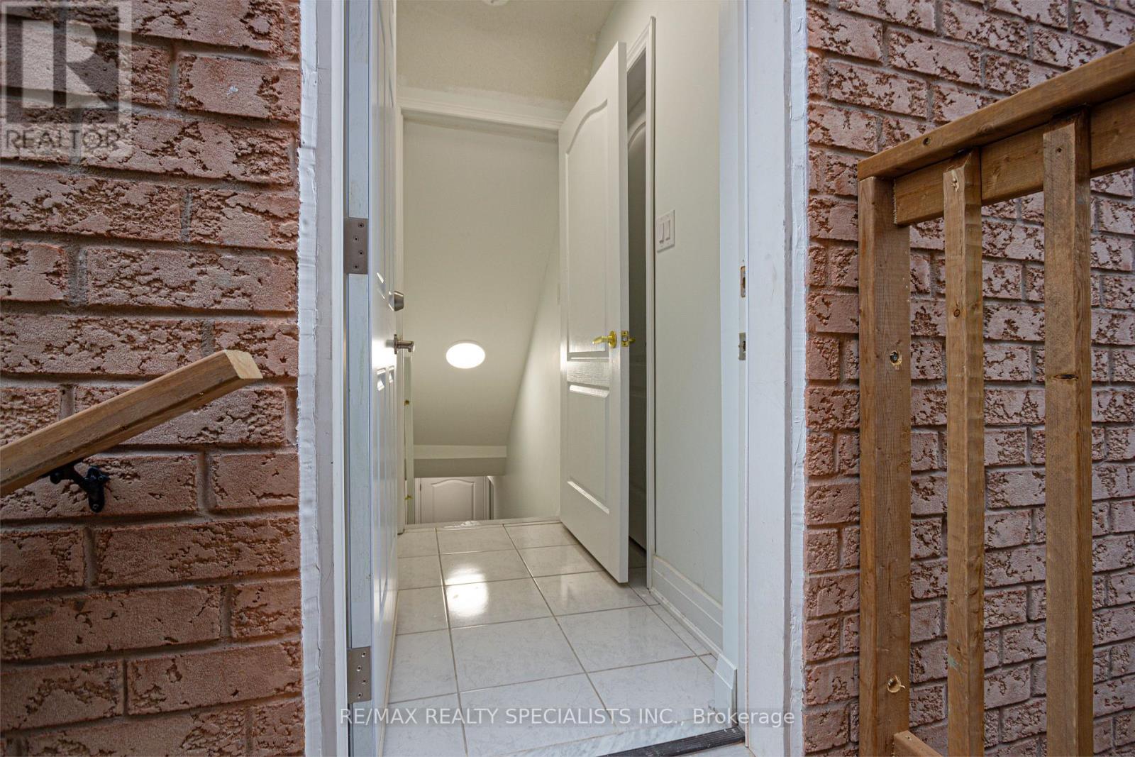 Lower - 5446 Tasha Drive, Mississauga, Ontario  L5M 6N5 - Photo 2 - W13782336