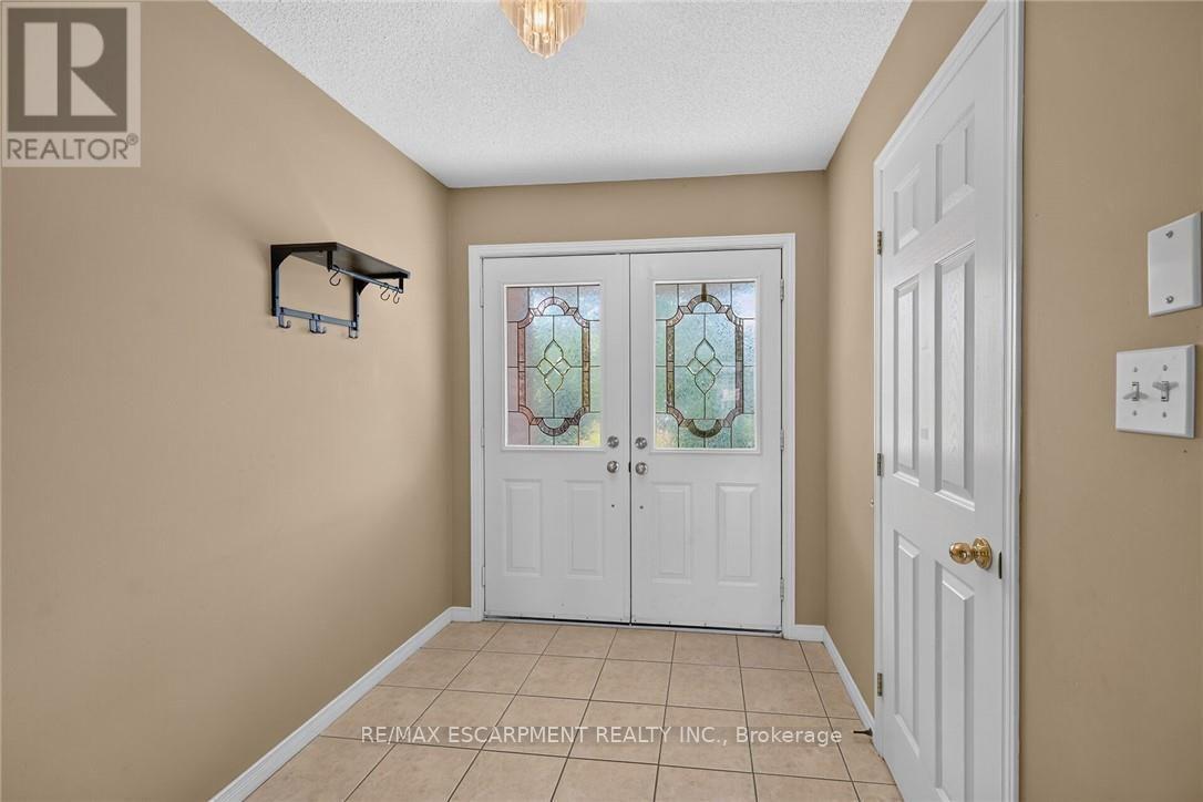 302 Southbrook Drive, Hamilton, Ontario  L0R 1C0 - Photo 5 - X13782186