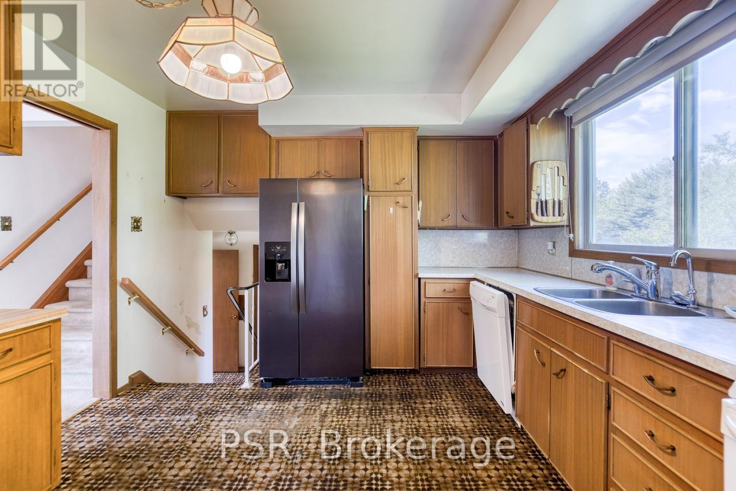 68 Halliwell Drive, Kitchener, Ontario  N2B 2M3 - Photo 26 - X13782230