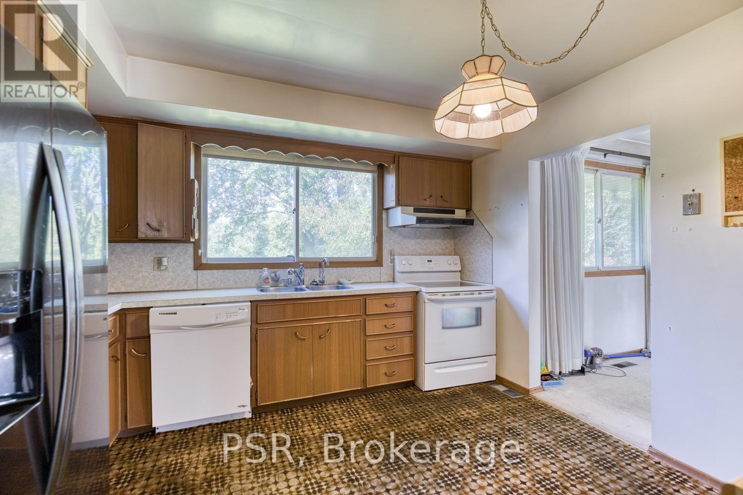 68 Halliwell Drive, Kitchener, Ontario  N2B 2M3 - Photo 27 - X13782230