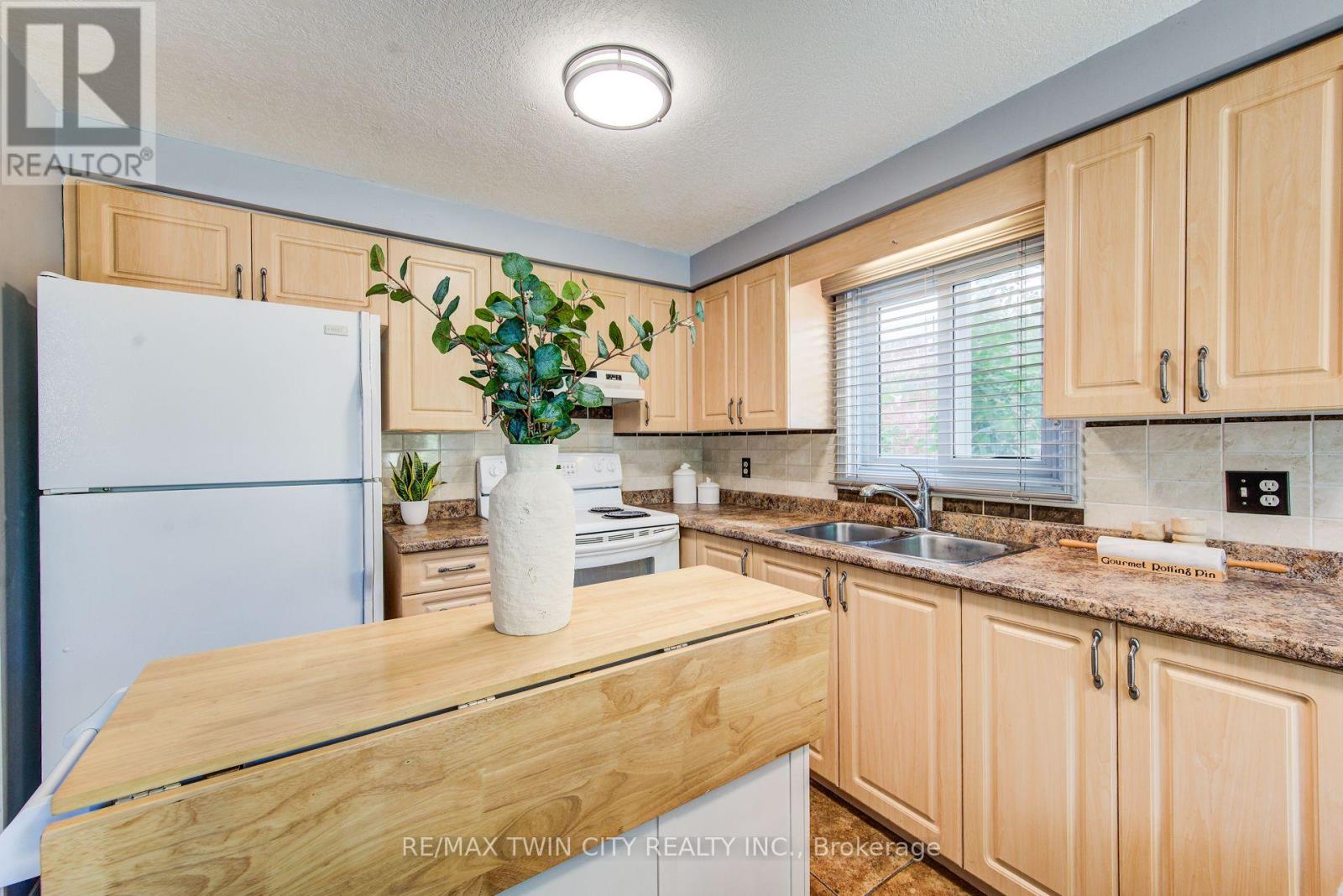 1089 Copper Leaf Crescent, Kitchener, Ontario  N2E 3W4 - Photo 10 - X13782242