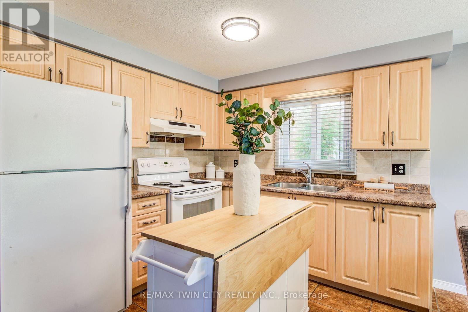 1089 Copper Leaf Crescent, Kitchener, Ontario  N2E 3W4 - Photo 9 - X13782242