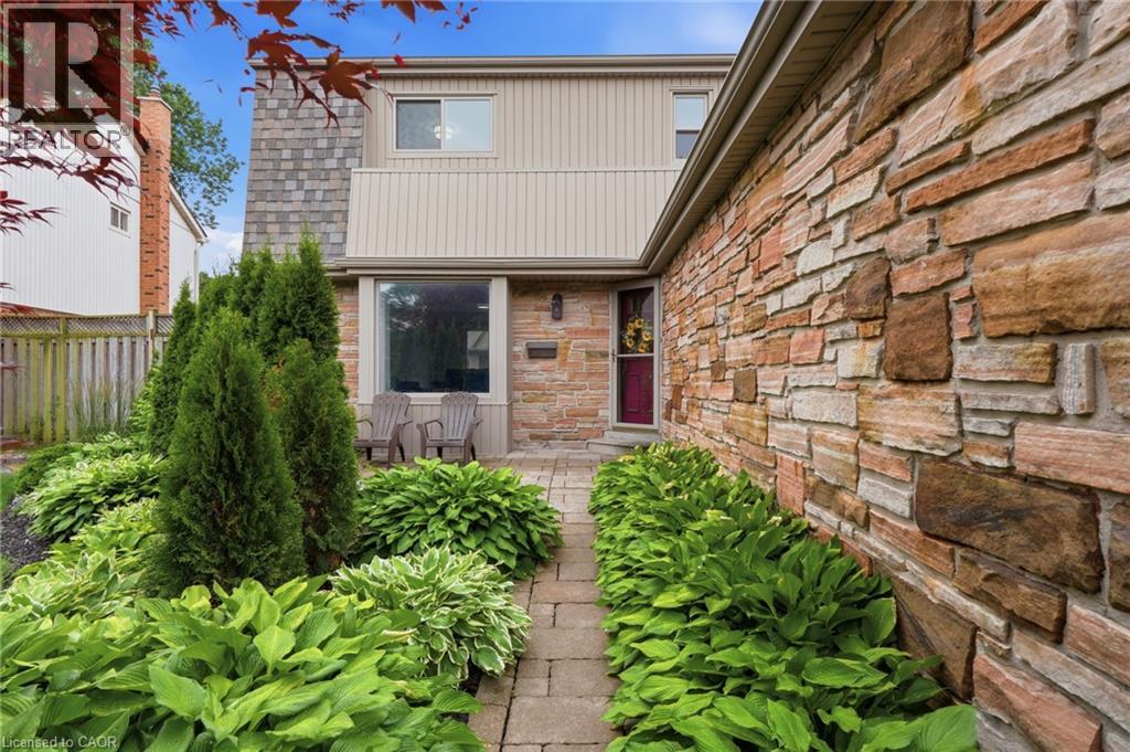 20 Mansfield Street, Brampton, Ontario  L6S 2Y4 - Photo 2 - 40860712