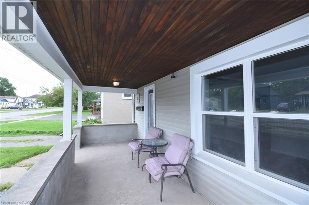 58 Wellington Street, Port Colborne, Ontario  L3K 2J7 - Photo 5 - 40862990