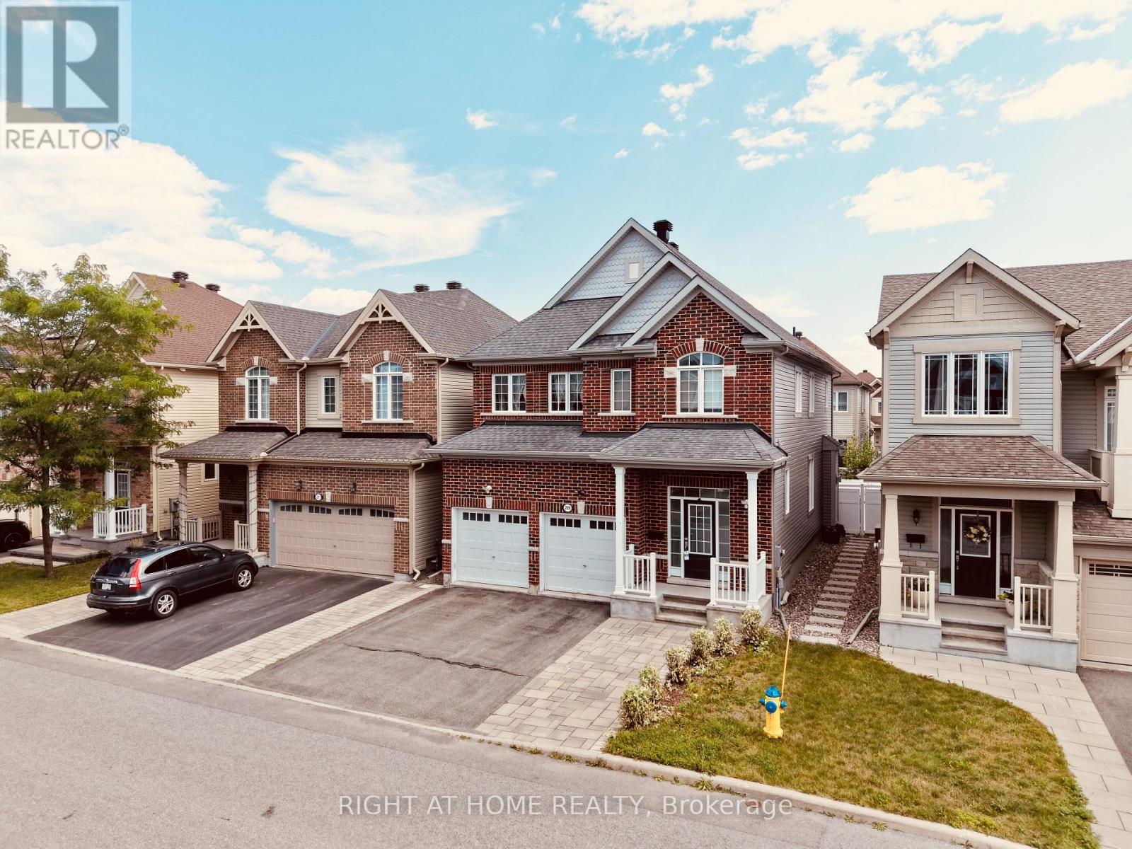 209 Rivertree Street, Ottawa, Ontario  K2M 0J4 - Photo 2 - X13782438