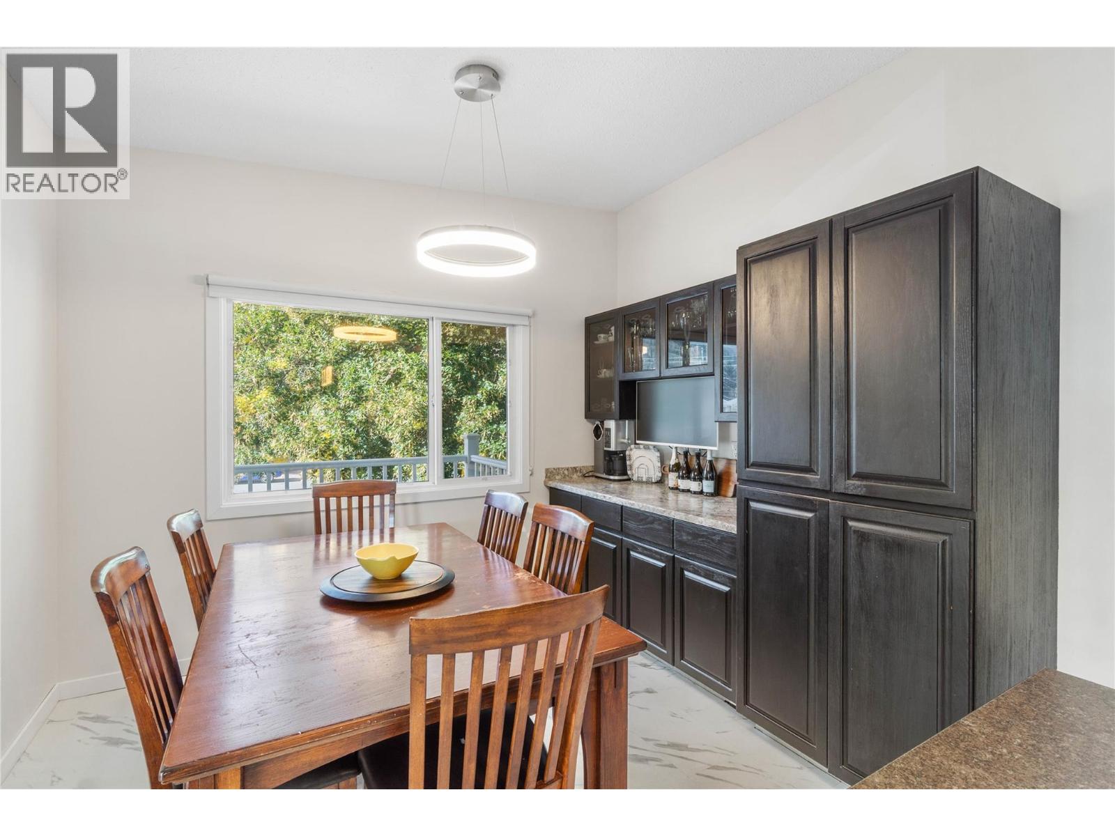 811 Sumac Place, Kamloops, British Columbia  V2B 6R4 - Photo 5 - 10400259