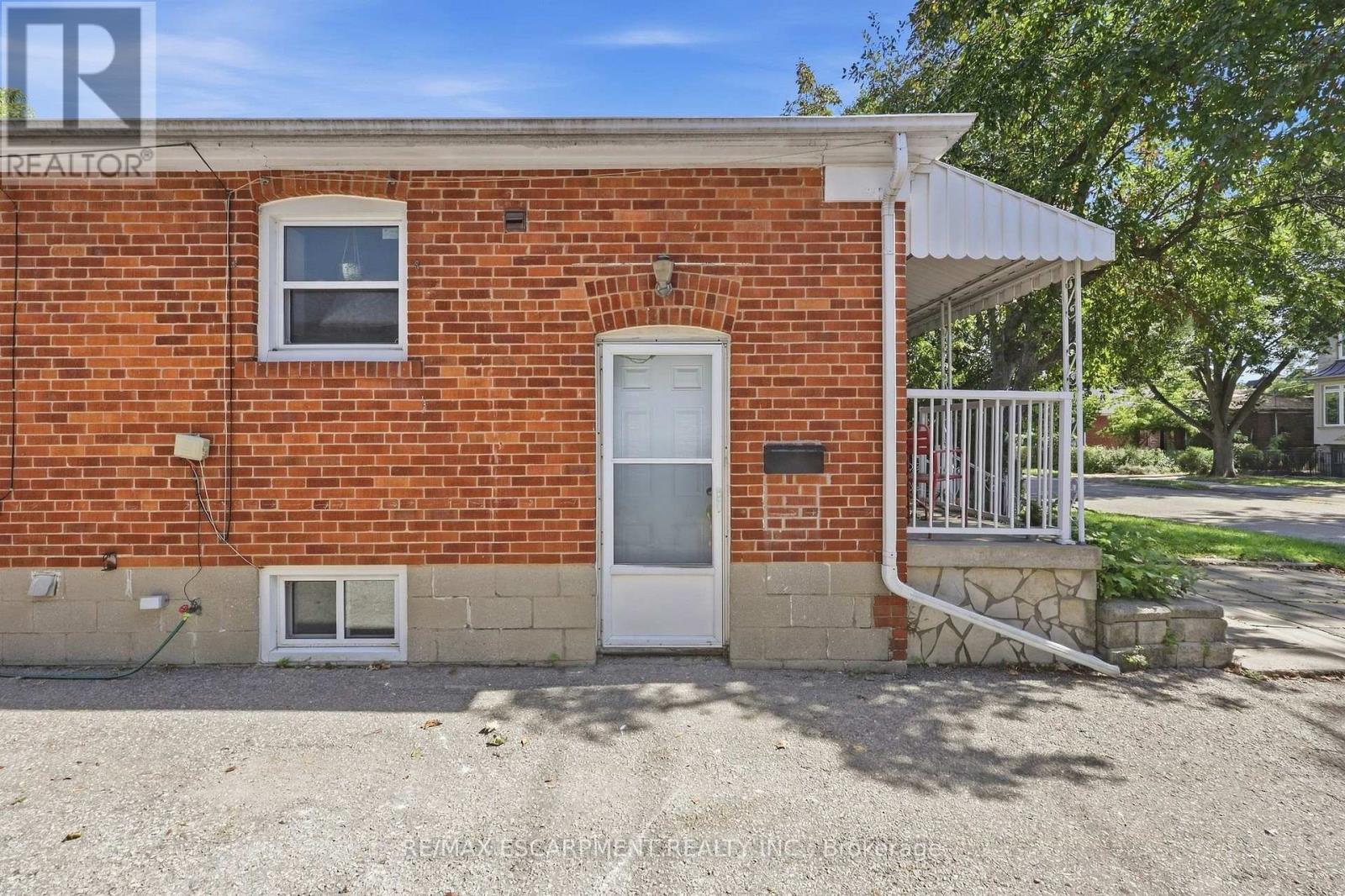 Lower - 292 Bogert Avenue, Toronto, Ontario  M2N 1L5 - Photo 3 - C13781654