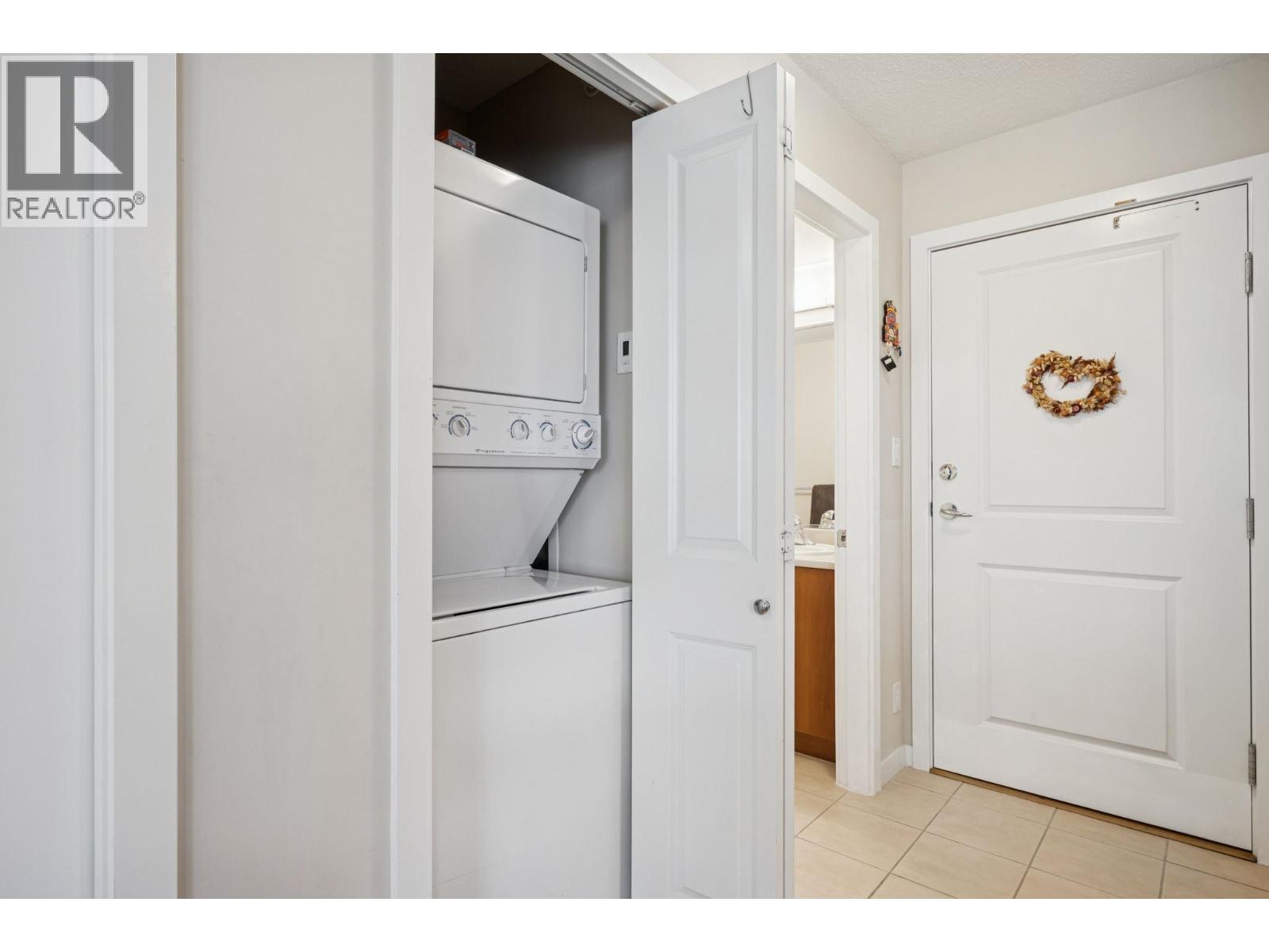 1402 2225 Holdom Avenue, Burnaby, British Columbia  V5B 0A1 - Photo 11 - R3165106