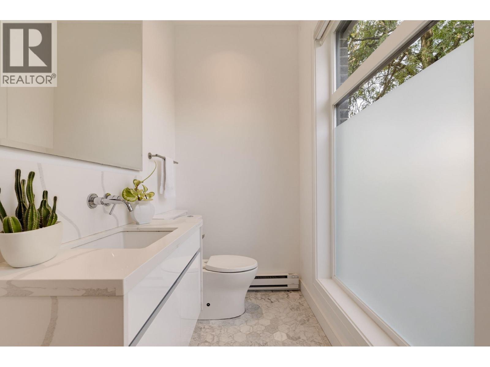 1880 E Georgia Street, Vancouver, British Columbia  V5L 2B6 - Photo 10 - R3165115