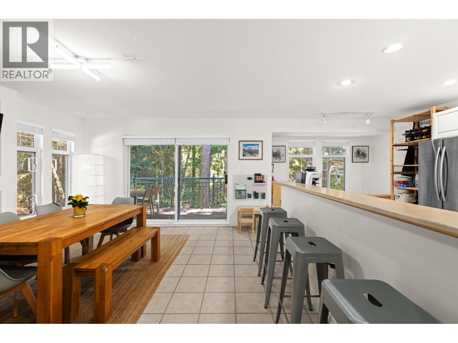 1188 Strathaven Drive, North Vancouver, British Columbia  V7H 2Z6 - Photo 2 - R3165118