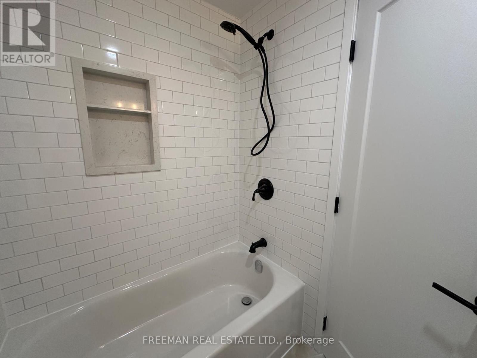 2nd Floor - 1029 Gerrard Street, Toronto, Ontario  M4M 1Z6 - Photo 11 - E13781516
