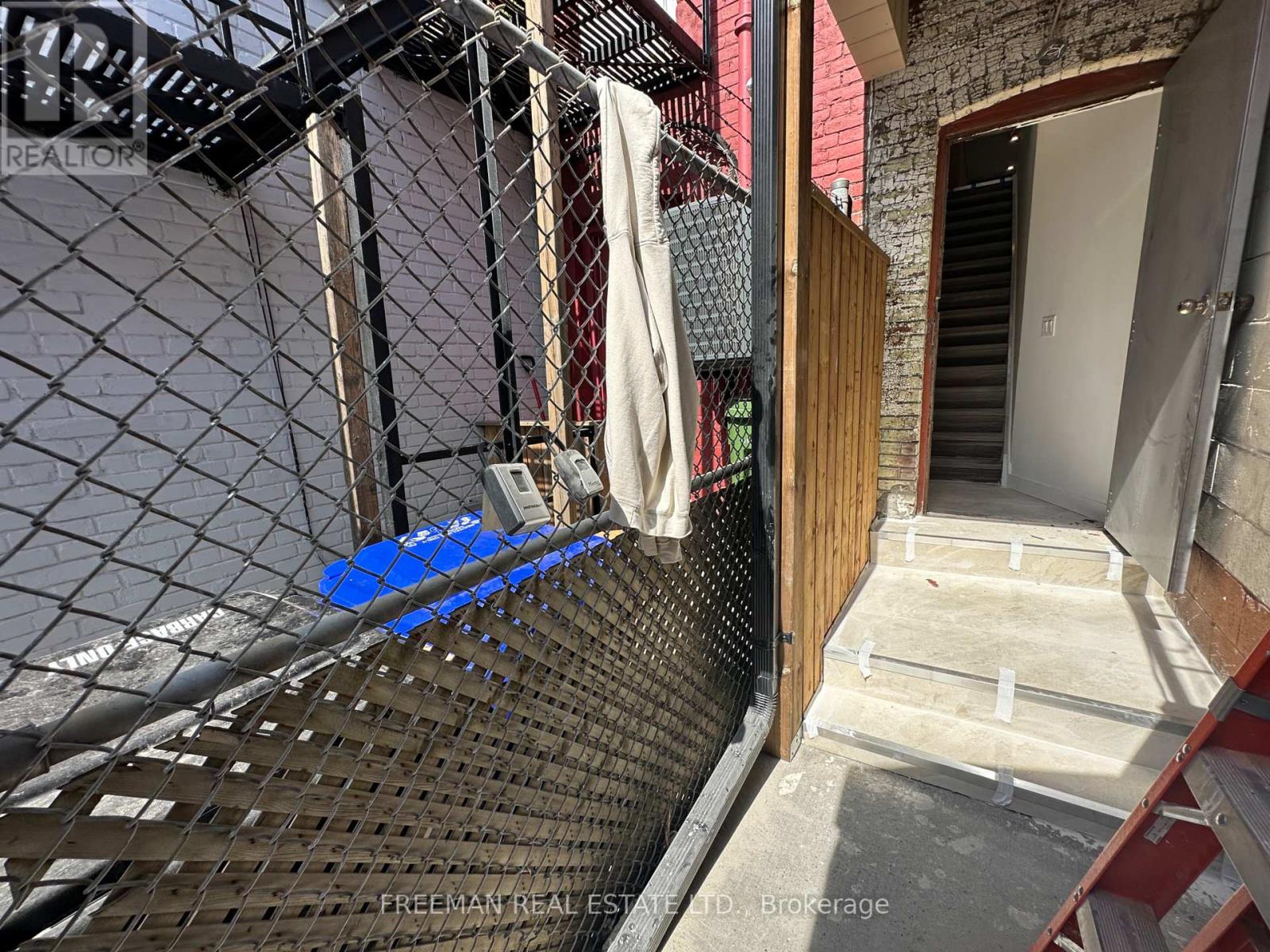 2nd Floor - 1029 Gerrard Street, Toronto, Ontario  M4M 1Z6 - Photo 12 - E13781516