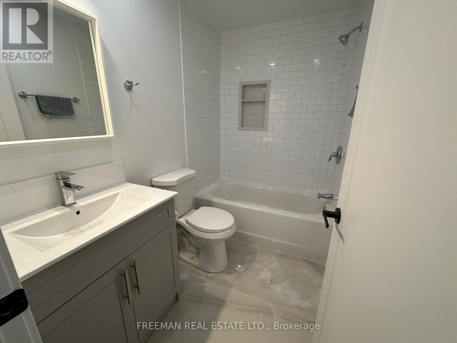 2nd Floor - 1029 Gerrard Street, Toronto, Ontario  M4M 1Z6 - Photo 7 - E13781516
