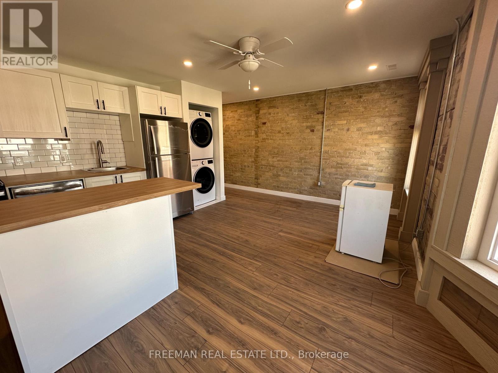 2nd Floor - 1029 Gerrard Street, Toronto, Ontario  M4M 1Z6 - Photo 4 - E13781516