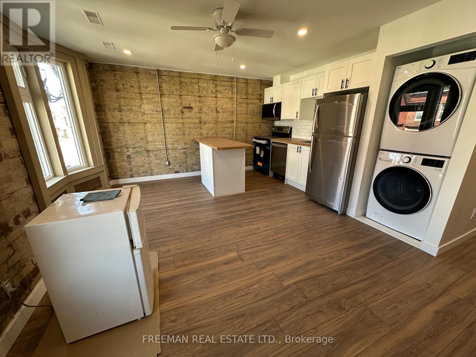 2nd Floor - 1029 Gerrard Street, Toronto, Ontario  M4M 1Z6 - Photo 5 - E13781516