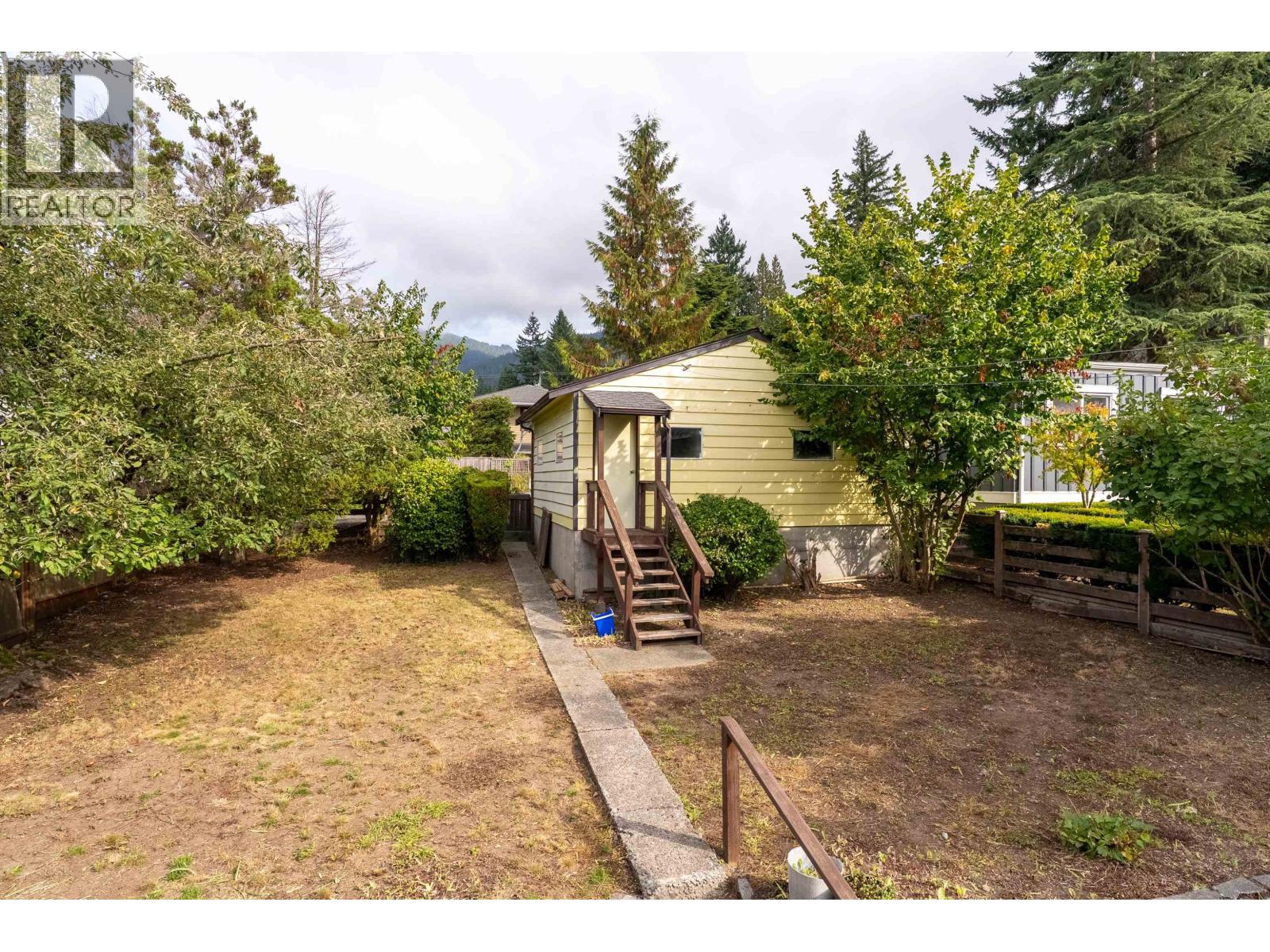 234 W St. James Road, North Vancouver, British Columbia  V7N 2P3 - Photo 12 - R3165137