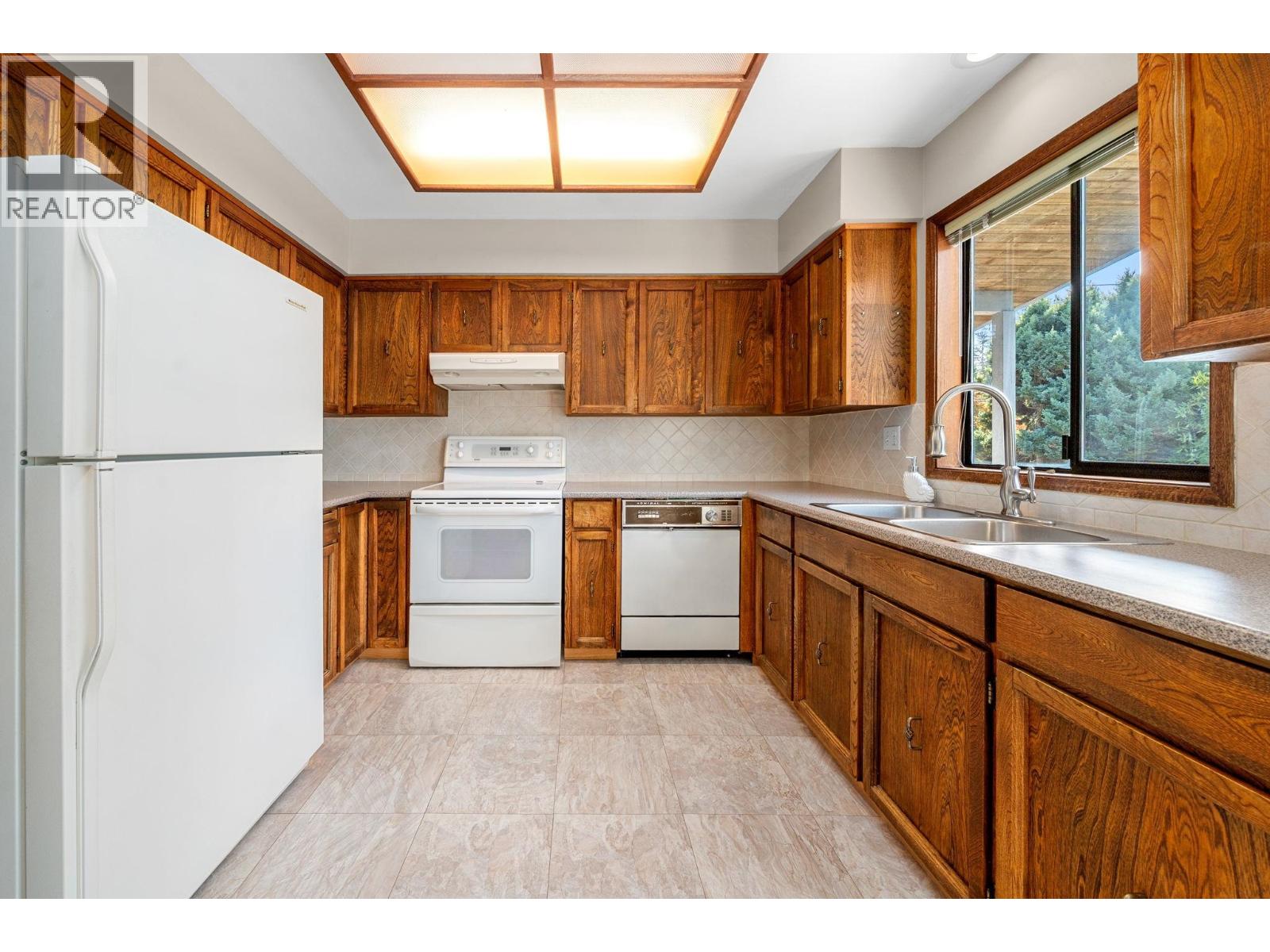 3833 Lynn Valley Road, North Vancouver, British Columbia  V7K 2S7 - Photo 12 - R3165163