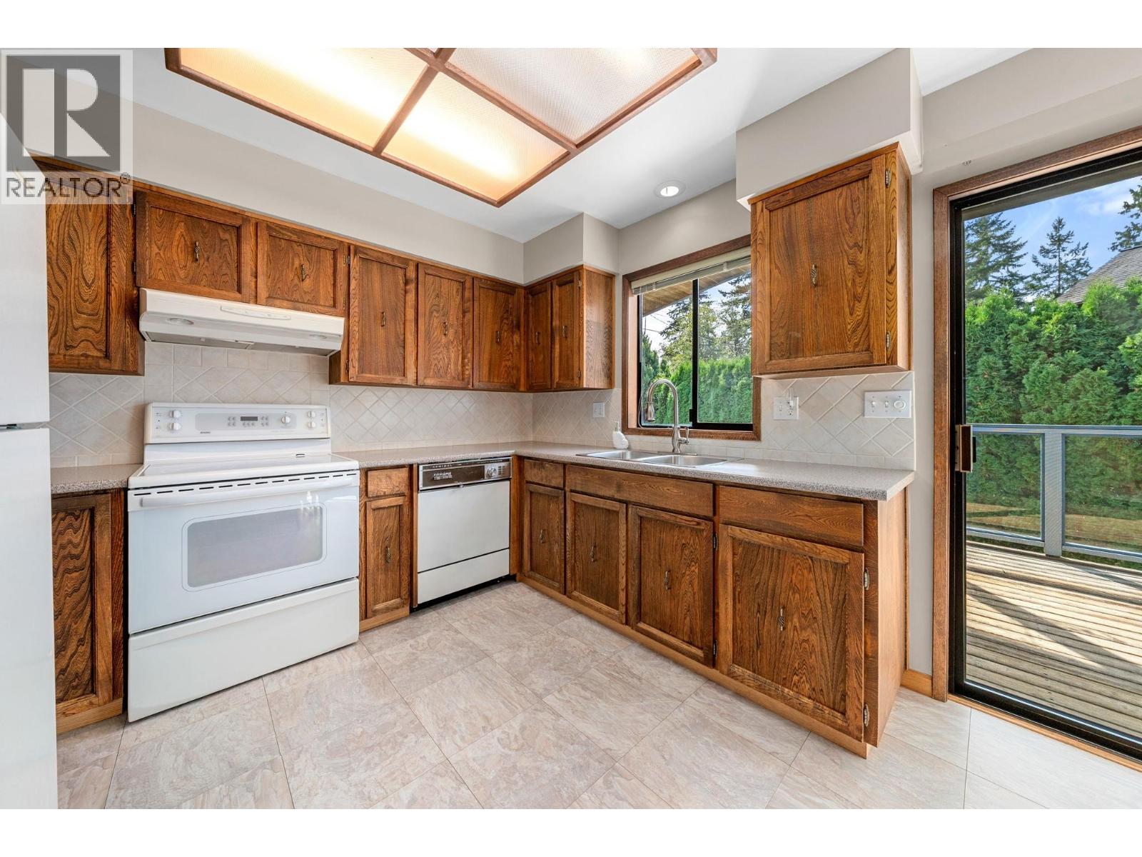 3833 Lynn Valley Road, North Vancouver, British Columbia  V7K 2S7 - Photo 13 - R3165163