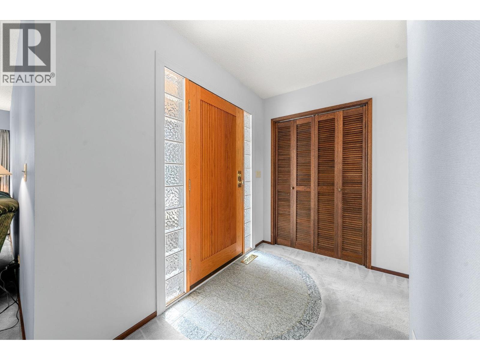 3833 Lynn Valley Road, North Vancouver, British Columbia  V7K 2S7 - Photo 2 - R3165163