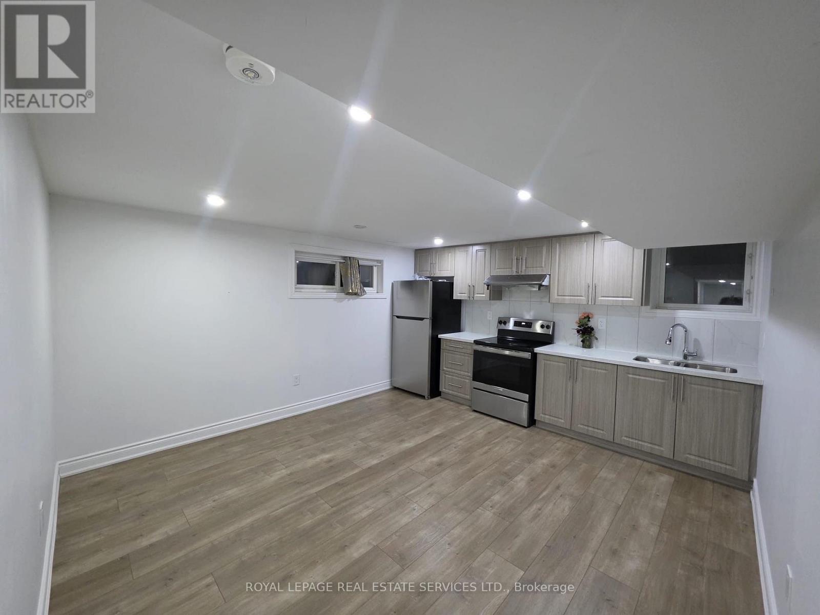 Basement - 4264 Brandon Gate Drive, Mississauga, Ontario  L4T 3K4 - Photo 7 - W13649080