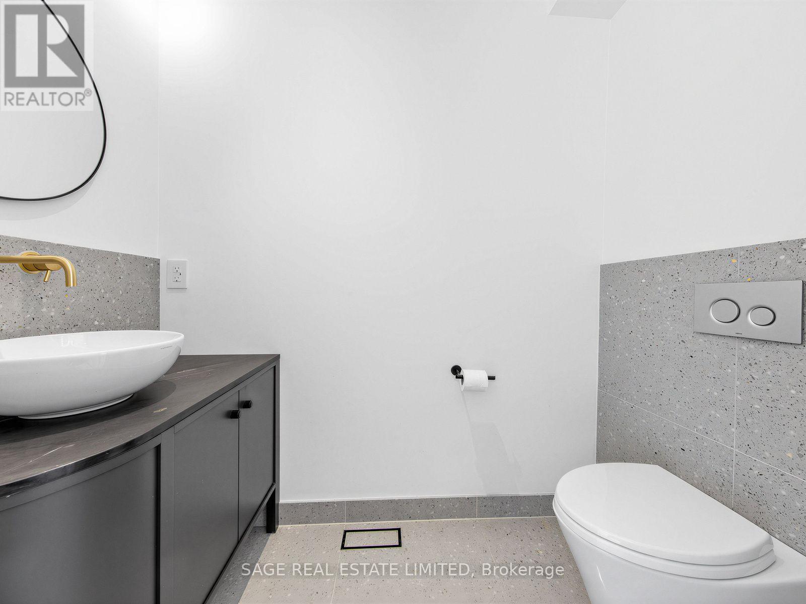 2 Addison Crescent, Toronto, Ontario  M3B 1K8 - Photo 15 - C13782388