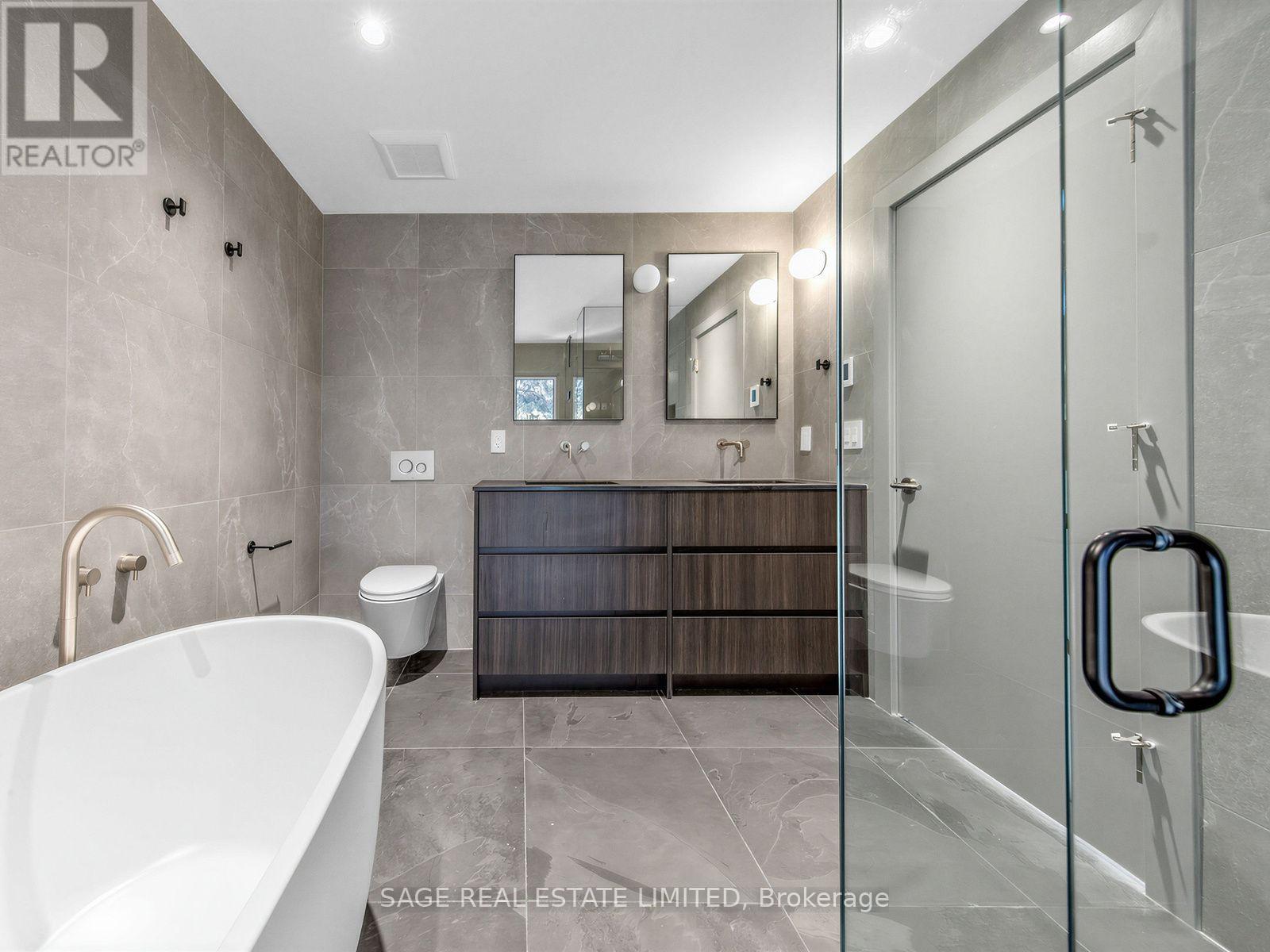 2 Addison Crescent, Toronto, Ontario  M3B 1K8 - Photo 25 - C13782388