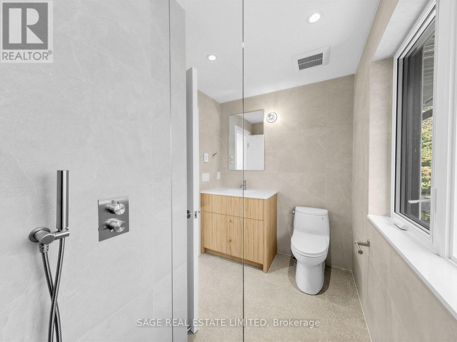 2 Addison Crescent, Toronto, Ontario  M3B 1K8 - Photo 36 - C13782388