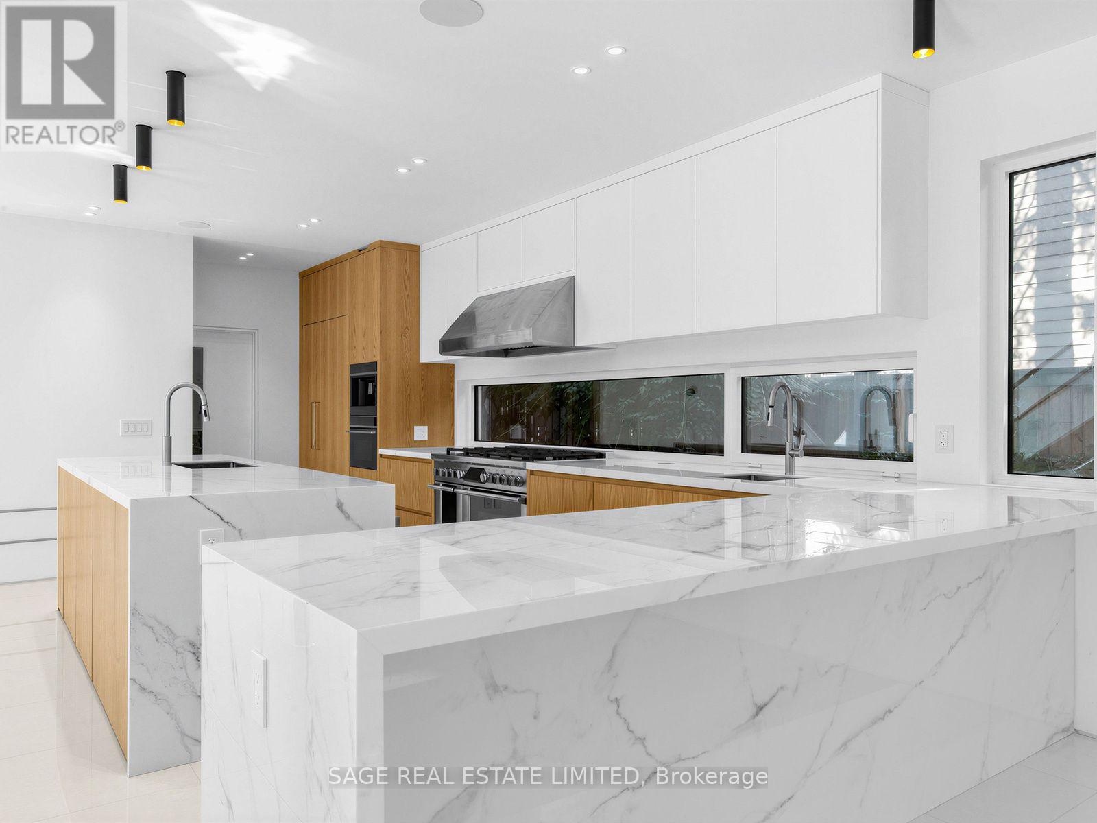 2 Addison Crescent, Toronto, Ontario  M3B 1K8 - Photo 11 - C13782400