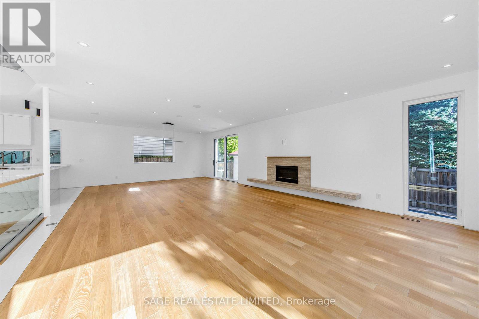 2 Addison Crescent, Toronto, Ontario  M3B 1K8 - Photo 9 - C13782400