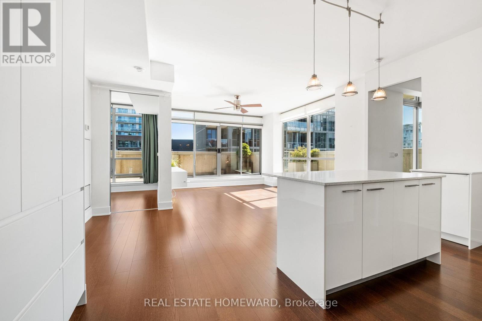 501 - 630 Queen Street E, Toronto, Ontario  M4M 1G3 - Photo 2 - E13782504