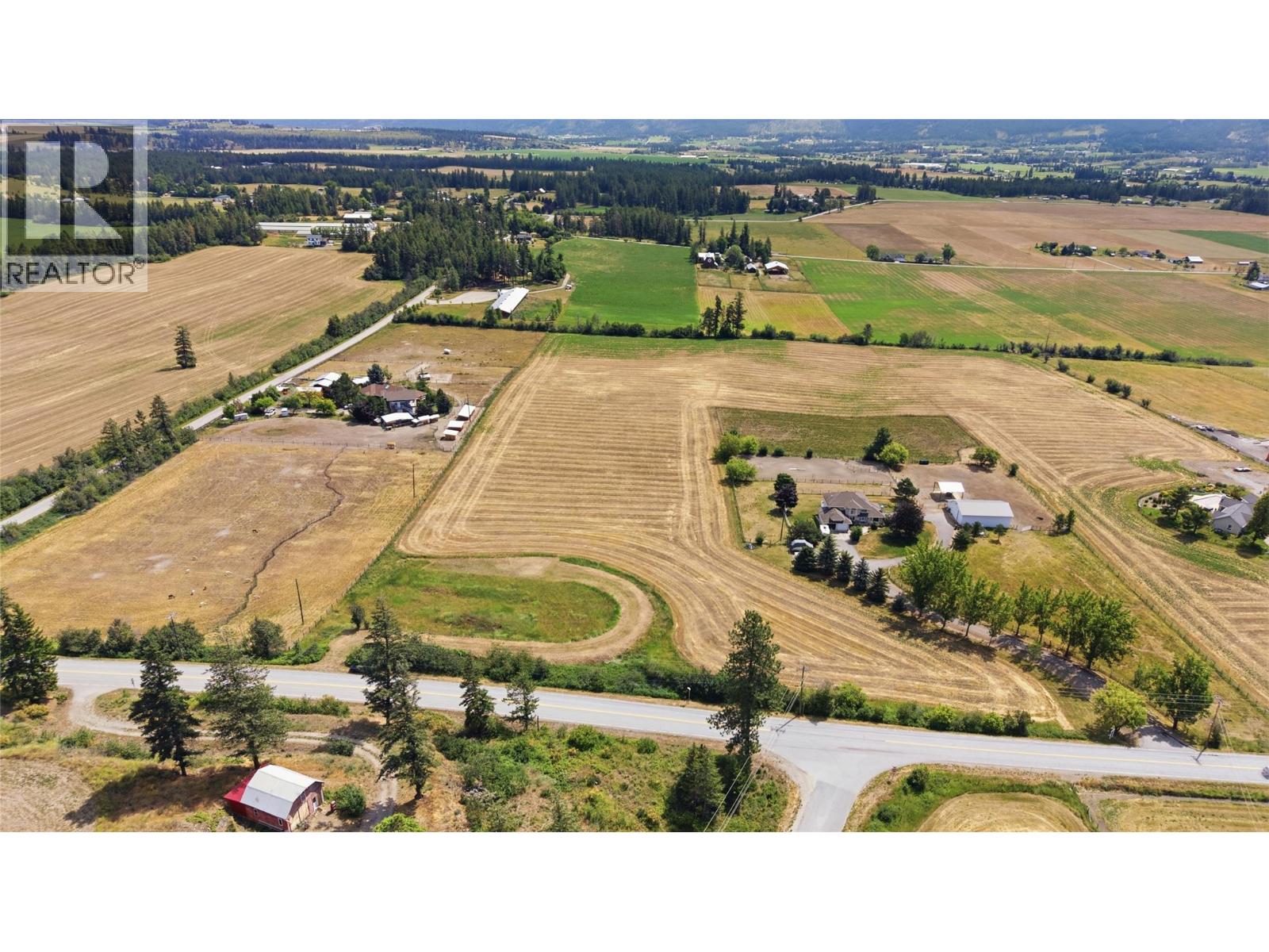 4376 Salmon River Road, Spallumcheen, British Columbia  V0E 1B4 - Photo 5 - 10394111