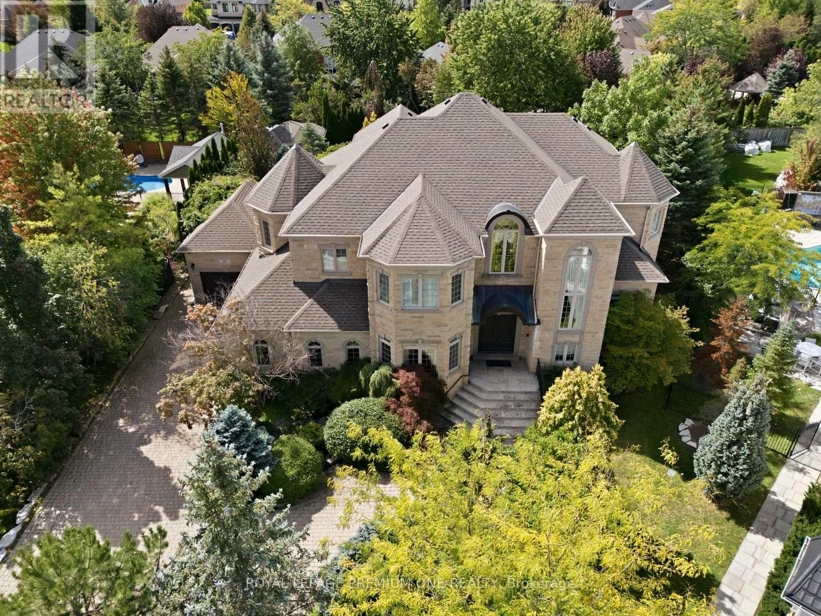 36 Northfield Court, Vaughan, Ontario  L0J 1C0 - Photo 3 - N13782136