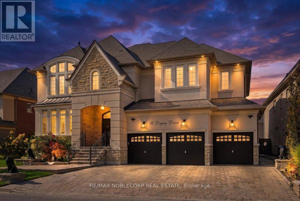 15 Degrey Drive, Brampton, Ontario  L6P 3T6 - Photo 1 - W13782454