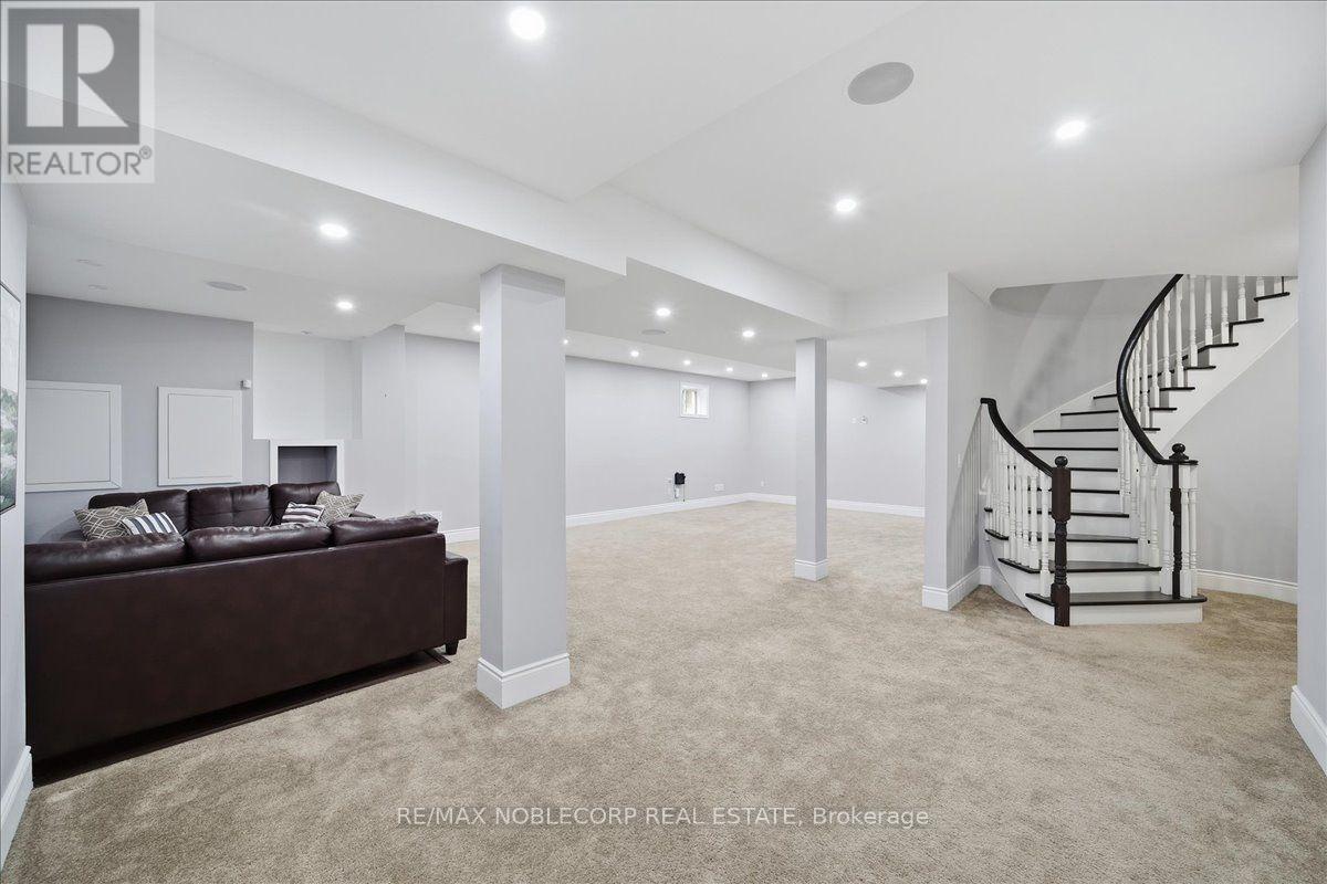 15 Degrey Drive, Brampton, Ontario  L6P 3T6 - Photo 38 - W13782454