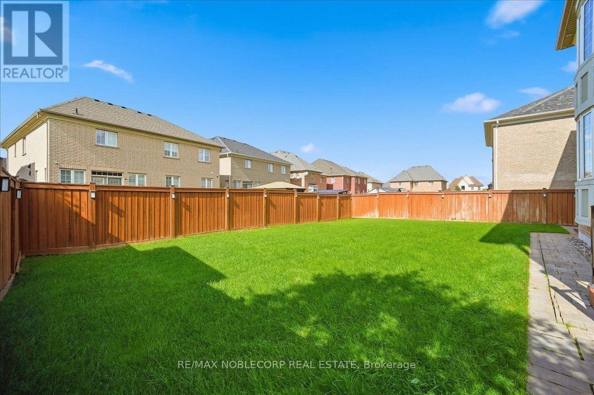 15 Degrey Drive, Brampton, Ontario  L6P 3T6 - Photo 45 - W13782454