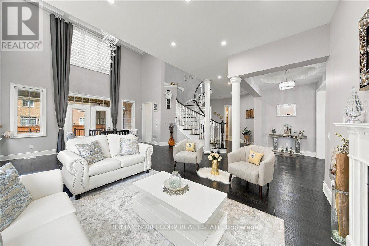 15 Degrey Drive, Brampton, Ontario  L6P 3T6 - Photo 9 - W13782454