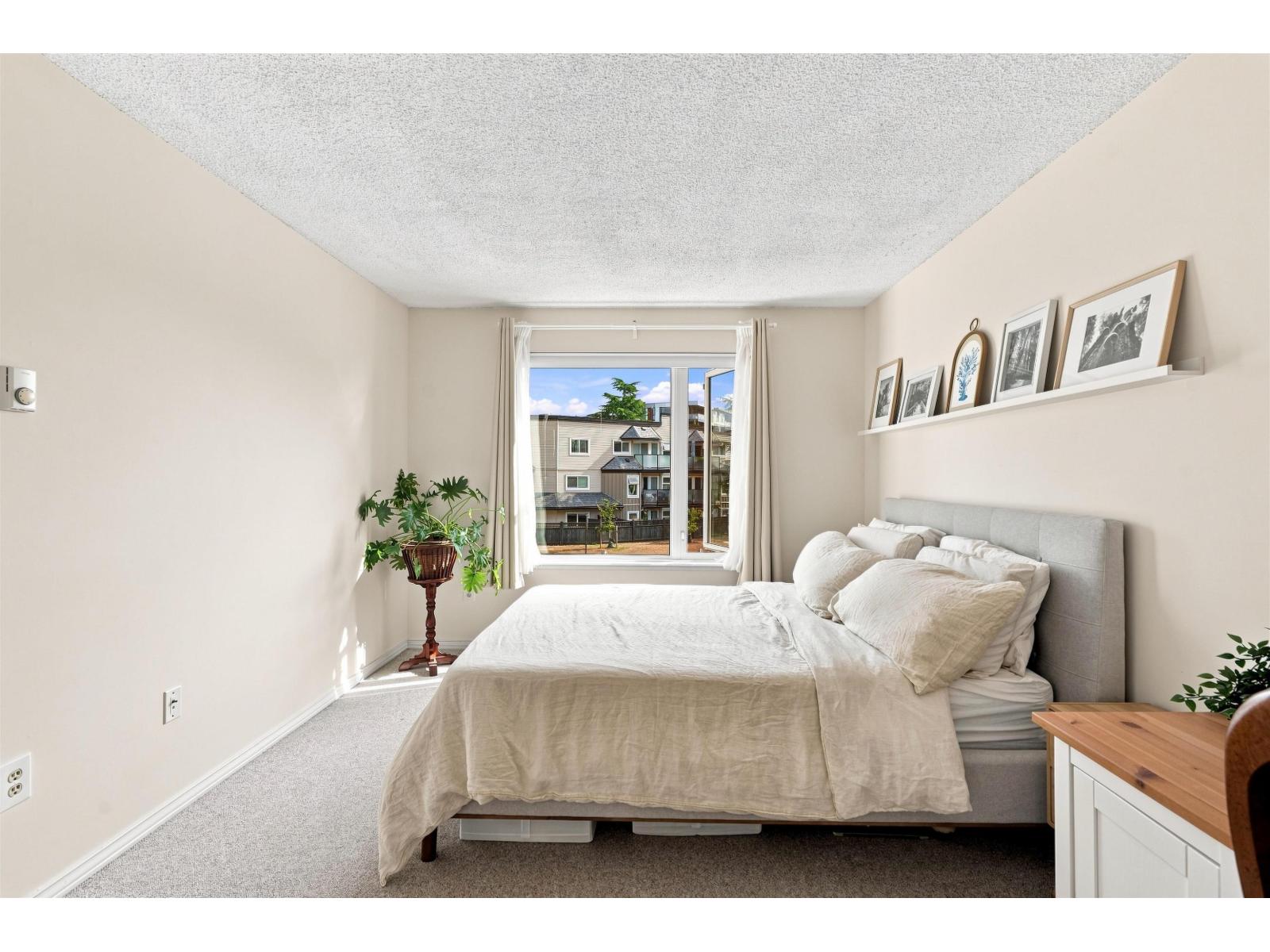 203 1840 E Southmere Crescent, Surrey, British Columbia  V4A 9C5 - Photo 11 - R3165212