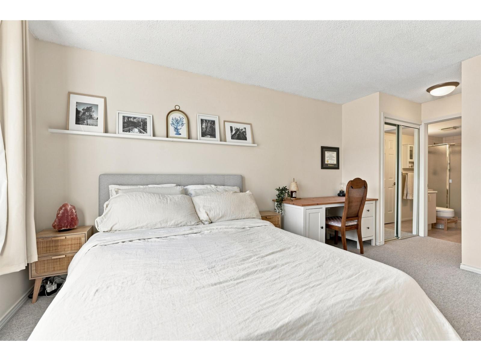203 1840 E Southmere Crescent, Surrey, British Columbia  V4A 9C5 - Photo 12 - R3165212