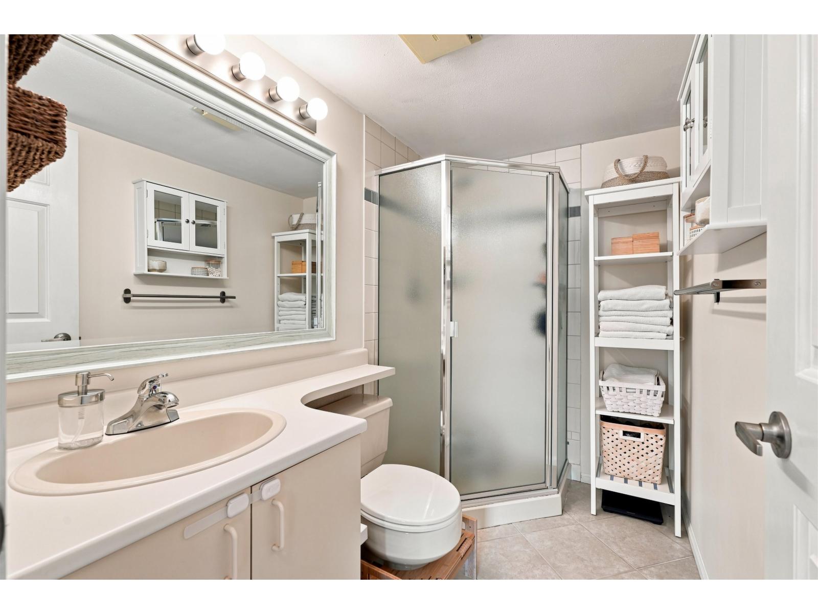 203 1840 E Southmere Crescent, Surrey, British Columbia  V4A 9C5 - Photo 14 - R3165212